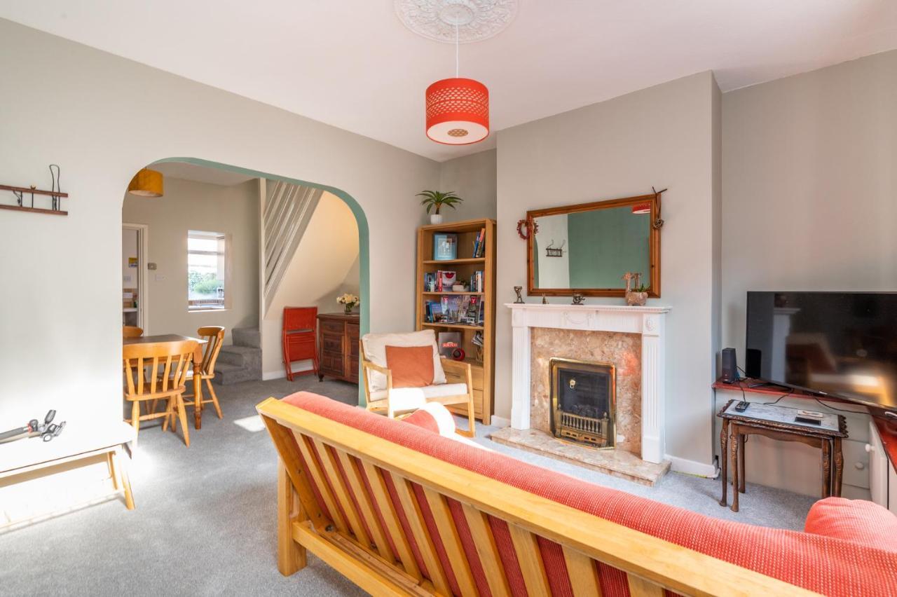 Cosy & Central Victorian House - Pass The Keys ヨーク エクステリア 写真